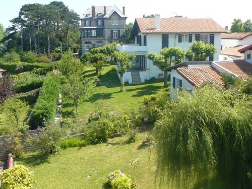 Appartement dans villa en location vacances à ST JEAN DE LUZ (proche centre)