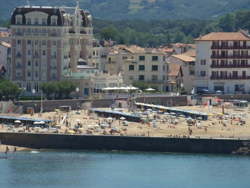 Magnifique appartement face à la baie en location vacances à ST JEAN DE LUZ PLAGE