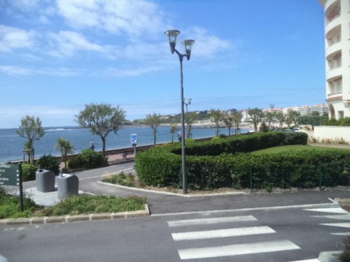 APPARTEMENT FACE PLAGE en location vacances à ST JEAN DE LUZ (GRANDE PLAGE)