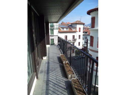 APPARTEMENT en location vacances à ST JEAN DE LUZ CENTRE VILLE