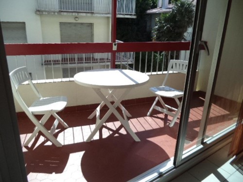 APPARTEMENT AVEC TERRASSE en location vacances à ST JEAN DE LUZ (GRANDE PLAGE)