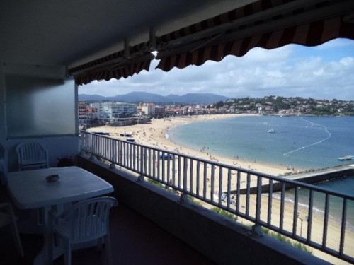 Bel appartement avec vue sur mer en location vacances à ST JEAN DE LUZ (grande plage)