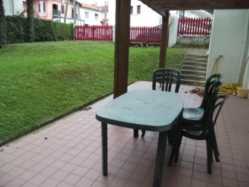 Appartement dans villa avec jardinet en location vacances à ST JEAN DE LUZ (quartier du Lac)