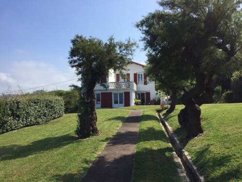 Appartement vue sur mer dans villa en location vacances à ST JEAN DE LUZ BORD DE MER