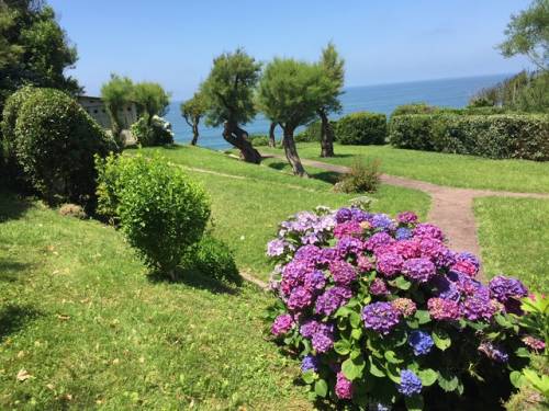 Appartement vue sur mer dans villa en location vacances à ST JEAN DE LUZ BORD DE MER