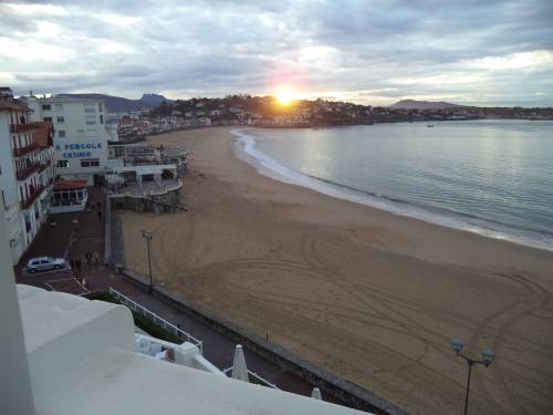 APPARTEMENT VUE MER en location vacances à St Jean de Luz Grande Plage