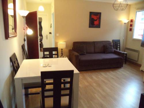 Bel appartement proche plage en location vacances à ST JEAN DE LUZ CENTRE