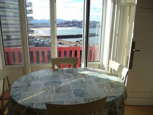 Bel appartement avec vue sur mer en location vacances à St Jean de Luz  (plage)