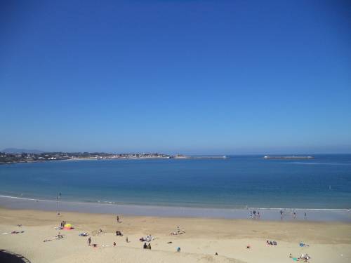 APPARTEMENT FACE MER en location vacances à ST JEAN DE LUZ (GRANDE PLAGE)