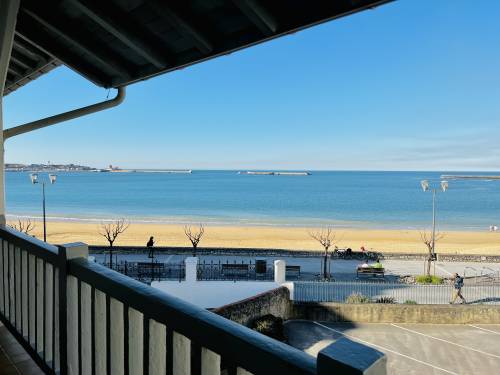 Appart vue sur mer avec parking privé en location vacances à ST JEAN DE LUZ (GRANDE PLAGE)