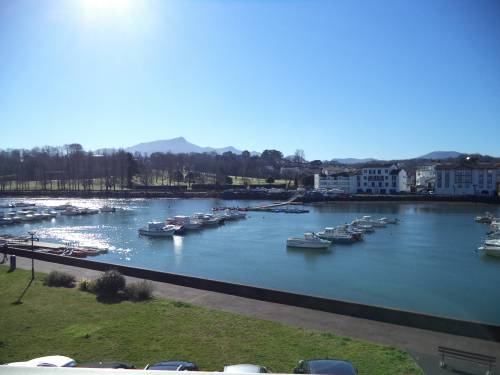 Appartement proche centre ville en location vacances à ST JEAN DE LUZ