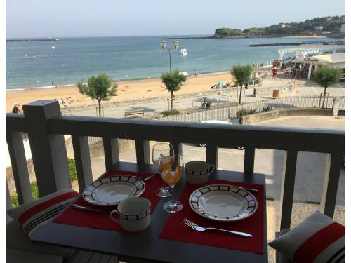 Appart vue sur mer avec parking privé en location vacances à ST JEAN DE LUZ (GRANDE PLAGE)