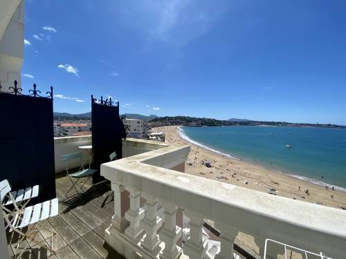 Magnifique appartement face à la baie en location vacances à ST JEAN DE LUZ PLAGE