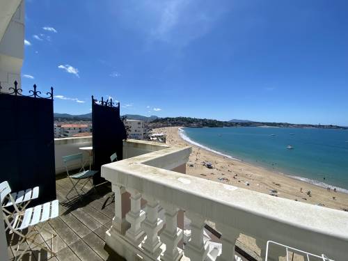 Magnifique appartement face à la baie en location vacances à ST JEAN DE LUZ PLAGE