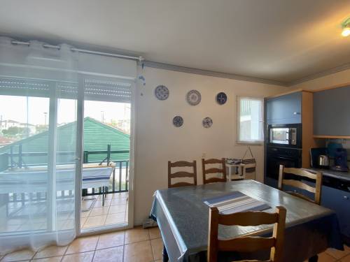 APPARTEMENT AVEC PARKING PRIVE en location vacances à ST JEAN DE LUZ (quartier Urdazury)