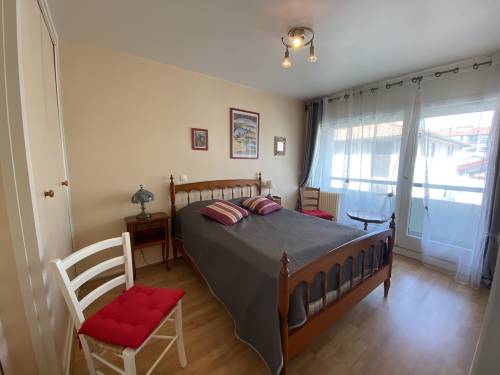 Appartement avec parking privé en location vacances à ST JEAN DE LUZ (quartier Urdazury)