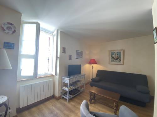 BEL APPARTEMENT en location vacances à ST JEAN DE LUZ (CENTRE VILLE)