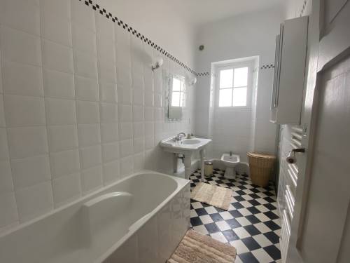 Bel appartement spacieux et confortable en location vacances à St Jean de Luz  (centre historique)