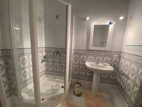 Bel appartement spacieux et confortable en location vacances à St Jean de Luz  (centre historique)