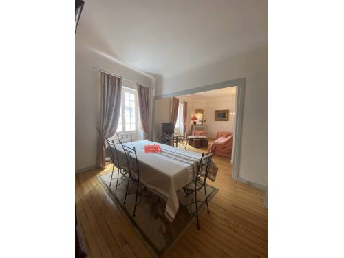 Bel appartement spacieux et confortable en location vacances à St Jean de Luz  (centre historique)