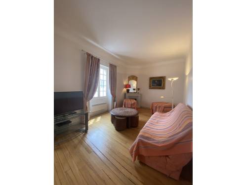 Bel appartement spacieux et confortable en location vacances à St Jean de Luz  (centre historique)