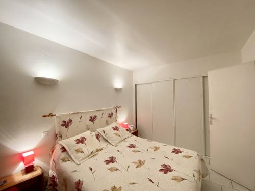 APPARTEMENT AVEC TERRASSE en location vacances à ST JEAN DE LUZ (GRANDE PLAGE)