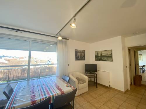 APPARTEMENT AVEC TERRASSE ET PARKING en location vacances à ST JEAN DE LUZ PROCHE CENTRE