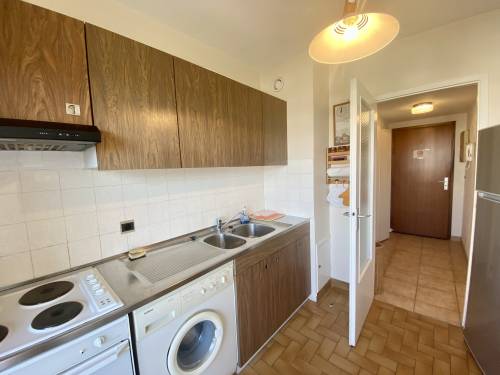 APPARTEMENT AVEC TERRASSE ET PARKING en location vacances à ST JEAN DE LUZ PROCHE CENTRE