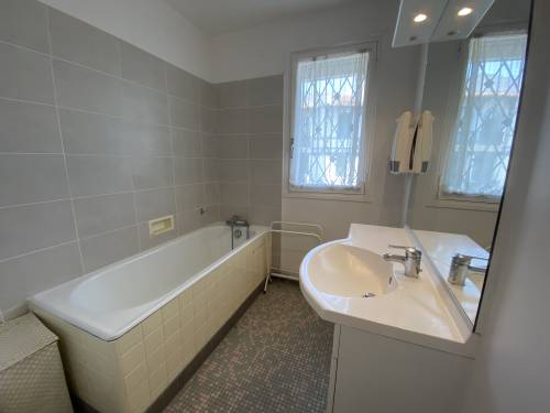 APPARTEMENT en location vacances à ST JEAN DE LUZ CENTRE VILLE