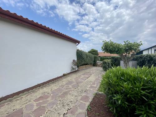 MAISON INDIVIDUELLE AVEC PISCINE en location vacances à ST JEAN DE LUZ (ACOTZ)