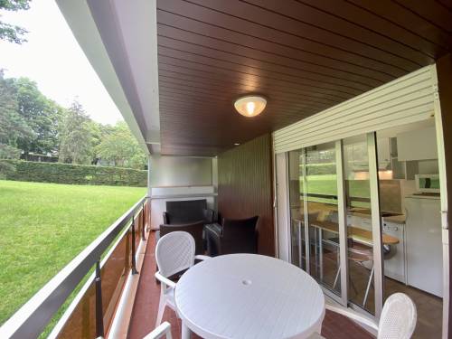Agréable T1 avec terrasse en location vacances à ST JEAN DE LUZ (centre)