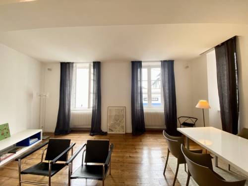 Très bel Appartement en location vacances à ST JEAN DE LUZ COEUR DE VILLE