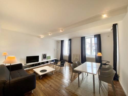 Très bel Appartement en location vacances à ST JEAN DE LUZ COEUR DE VILLE