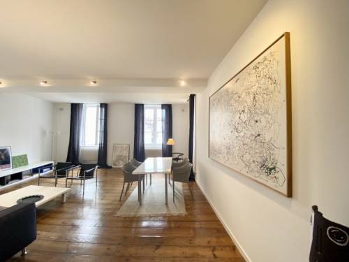 Très bel Appartement en location vacances à ST JEAN DE LUZ COEUR DE VILLE