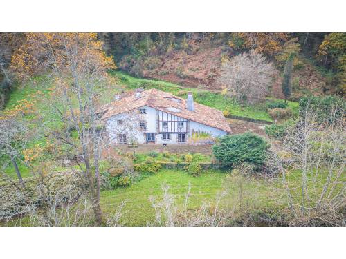 Maison à vendre en location vacances à Saint Pée sur Nivelle