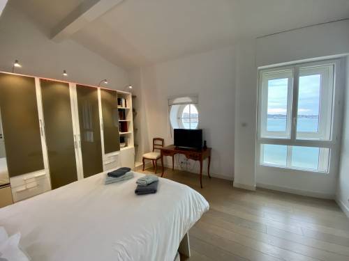 Magnifique appartement face à la baie en location vacances à ST JEAN DE LUZ PLAGE