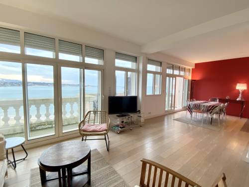 Magnifique appartement face à la baie en location vacances à ST JEAN DE LUZ PLAGE