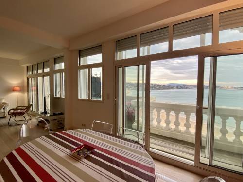 Magnifique appartement face à la baie en location vacances à ST JEAN DE LUZ PLAGE