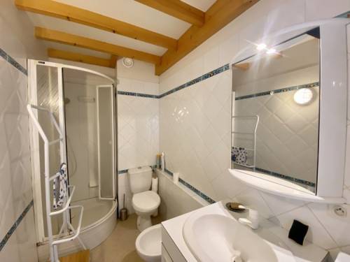 Bel appartement en duplex dans résidence avec piscine en location vacances à St Jean de Luz (centre)
