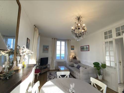Appartement vue sur mer dans villa en location vacances à ST JEAN DE LUZ BORD DE MER
