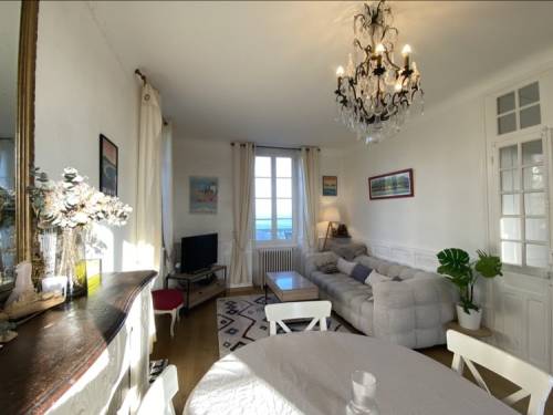 Appartement vue sur mer dans villa en location vacances à ST JEAN DE LUZ BORD DE MER
