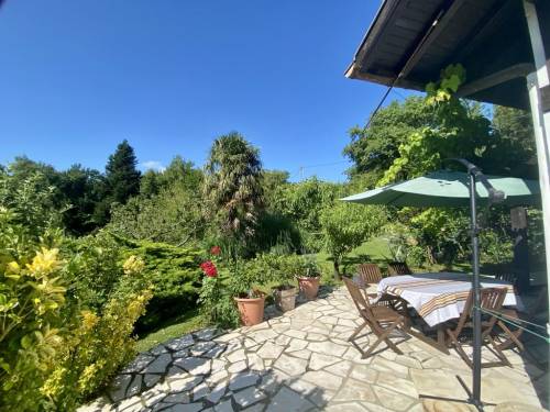 Belle maison avec jardin en location vacances à 