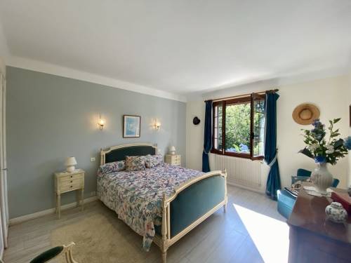Belle maison avec jardin en location vacances à 