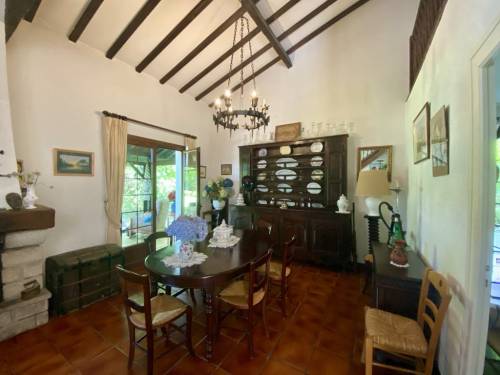 Belle maison avec jardin en location vacances à 