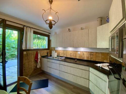 Belle maison avec jardin en location vacances à 