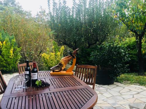 Belle maison avec jardin en location vacances à 