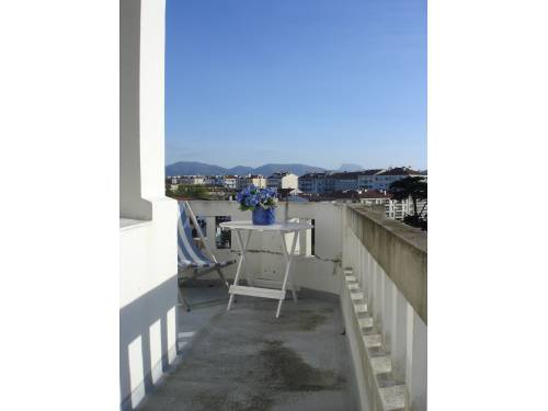 Appartement aperçu mer et montagnes en location vacances à Saint Jean de Luz