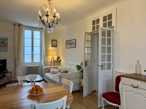 Appartement vue sur mer dans villa