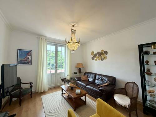 Bel appartement spacieux avec terrasse en location vacances à Quartier du Lac 