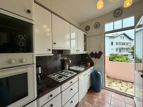 Bel appartement spacieux avec terrasse en location vacances à Quartier du Lac 